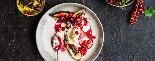 Grilled Bananas with Dark Chocolate and Berries